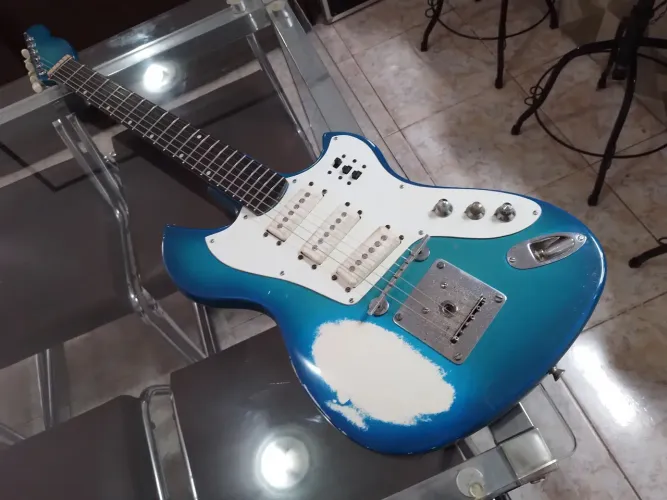 Guitarra Brasileira Antiga Vintage Dos Anos 1960
