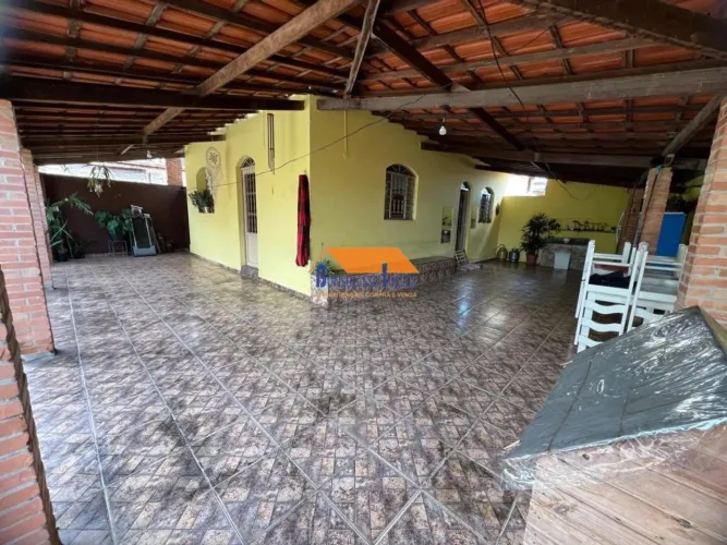 casa de 4 quartos, Bairro Primeiro de Maio em Belo Horizonte
