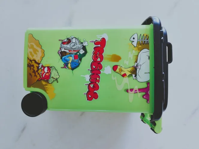 Brinquedo lixeira trash pack com monstrinhos da coleção