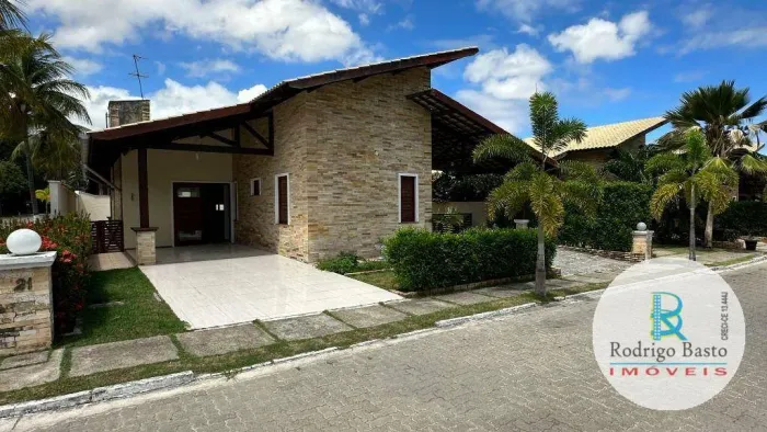 Casa com 3 dormitórios à venda, 206 m² por R$ 900.000,00 - Eusébio - Eusébio/CE