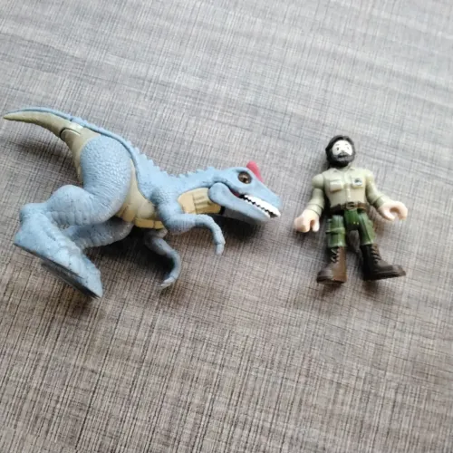 Imaginext Jurassic World Guarda Florestal e Alossauro