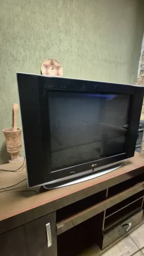 TV LG TUBO - APROX. 29" - PARA CONSERTO OU RETIRADA DE PEÇAS