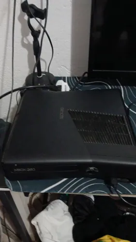 Xbox 360 junto com teclado e mouse