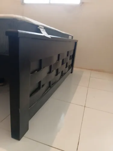 Cama casal madeira maciça com colchão novo