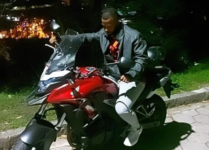 Vendo honda CBX 500 vermelha 2018