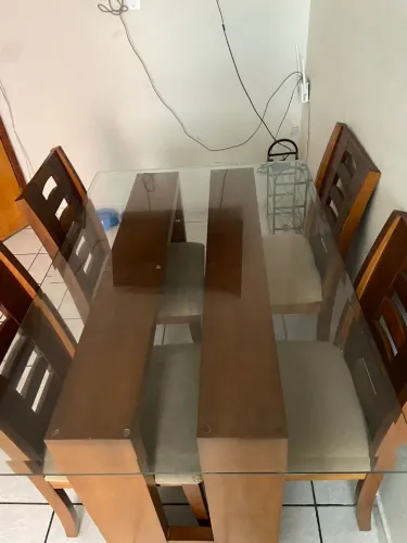 Mesa quadrada de vidro 