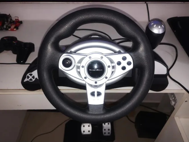 Play 2 e volante