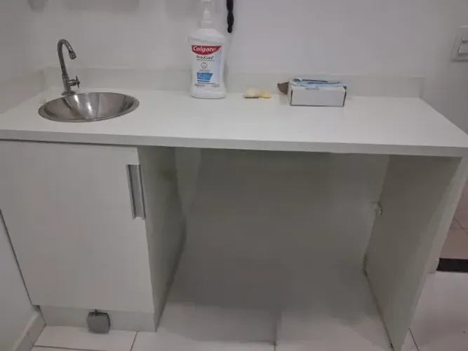 Gabinete com Pia - Consultório Odontológico 
