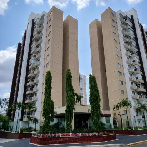 Apartamento mobiliado à venda no Condomínio Casa da Madeira C.Caldas Novas.Bairro Termal