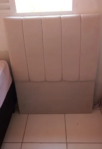 Cabeceira de cama solteiro, bege estofada