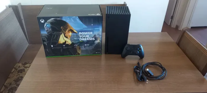 Xbox Séries X na Caixa ( Leia a descrição )