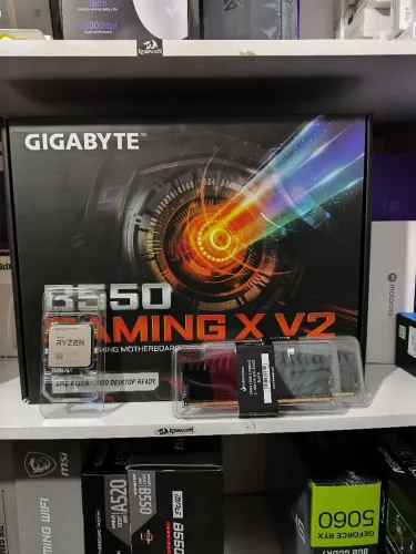 Kit upgrade Ryzen AM4 com Gigabyte B550M Gaming + 32GB de memória ram novo lacrado