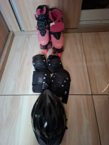 Patins com acessórios de segurança