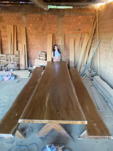 Mesa em Ipê Maciço 4m x 90cm + 2 Bancos | 18 Lugares