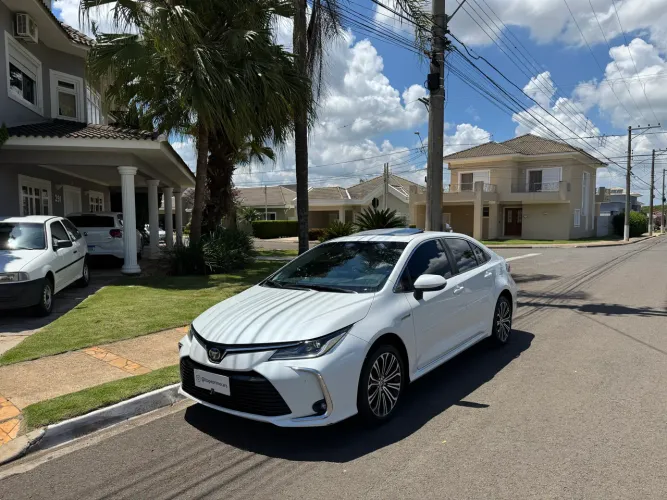 Toyota Corolla Altis Prem. Hybrid 1.8 Flex AUT 2023