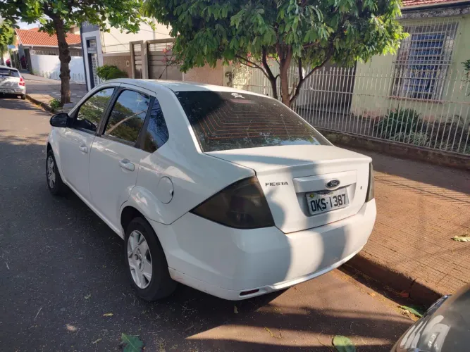 Ford Fiesta Sed. 1.6 8V Flex 4P 2013