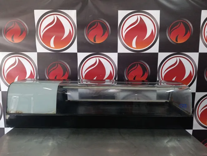 Sushi case refrigerada industrial 220 volts marca CKS funcionando perfeitamente