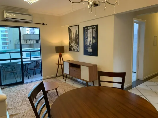 Apartamento 2 Quartos Mobiliado com Sacada Aluguel Anual Balneário Camboriú