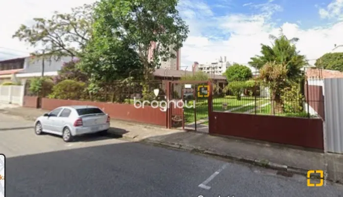 Casa a venda no Estreito, terreno almplo e com viabilidade