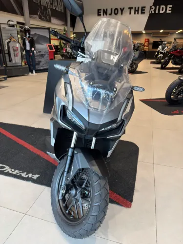 VENDO HONDA ADV 0KM