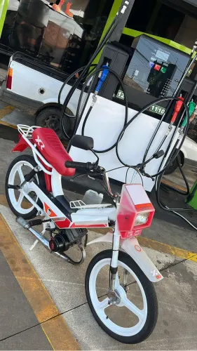 Novinha só tem aquele desbotado na frente