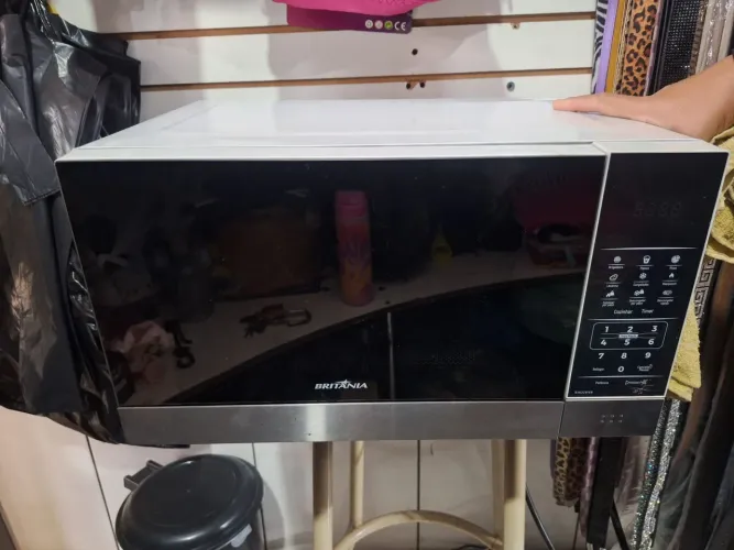 Micro-ondas zero pouco uso
