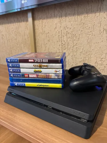 PlayStation 4 1TB + 6 jogos + controle + Cabo HDMI