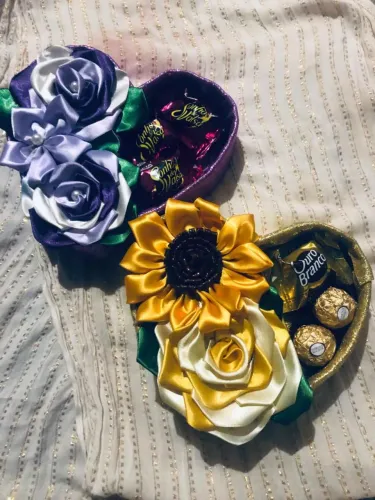 Mini cesta de rosas + bombom