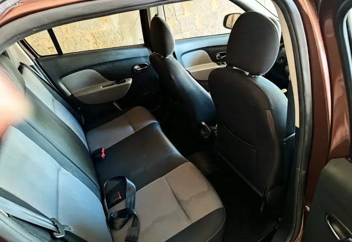 Renault Logan Dynamique Hi-flex 1.6 8V 4P 2015