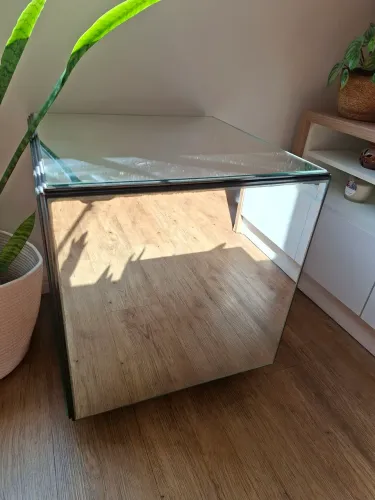 Mesa de canto espelhada quadrada