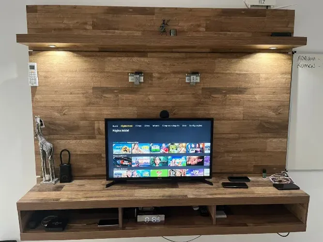 Smart TV Samsung 32" com lindo painel com iluminação