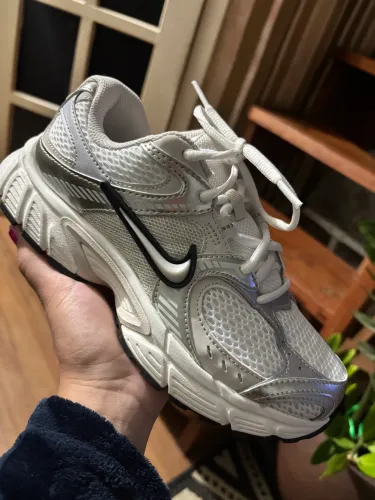 Tênis Nike feminino 