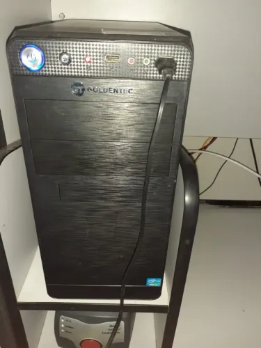 Computador goldentec UDP F-GCL, BOM ESTADO, Incluida tastatura, mouse, alto-falantes
