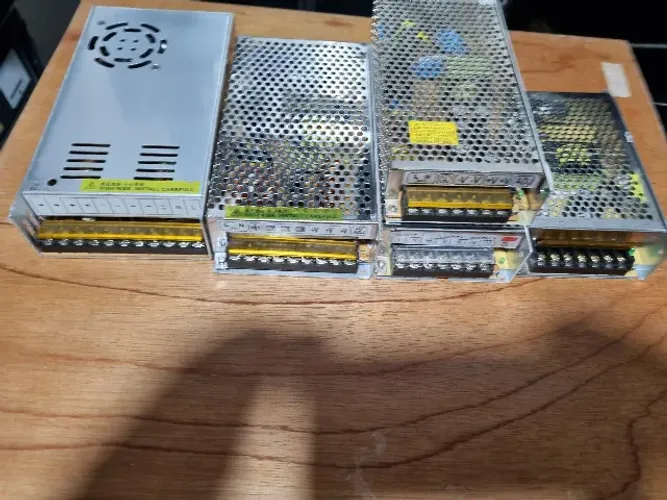 LOTE DE 5 FONTES PARA LIGAR CAMERAS E FITA LED.