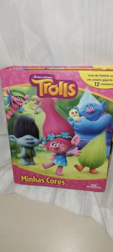 Livro Trolls Minhas cores com 12 miniaturas