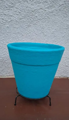 Vaso de planta decorativo com suporte de ferro 