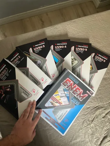 Vendo livros preparatório enem/vestibulares novos 