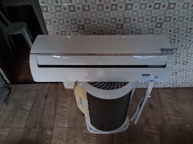 ? VENDO CENTRAL DE AR MIDEA SPRINGER INVERTER 18.000 BTUs ?