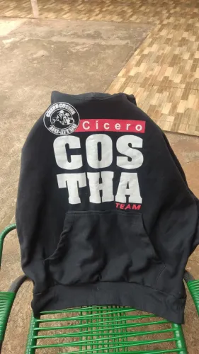 Casaco moletom com capuz 
