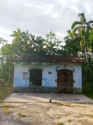 Casa com ponto comercial