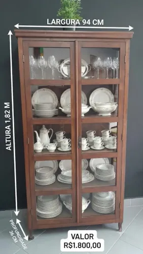 Cristaleira / Livreiro em Madeira com Portas de Vidro (1,82m x 94cm)