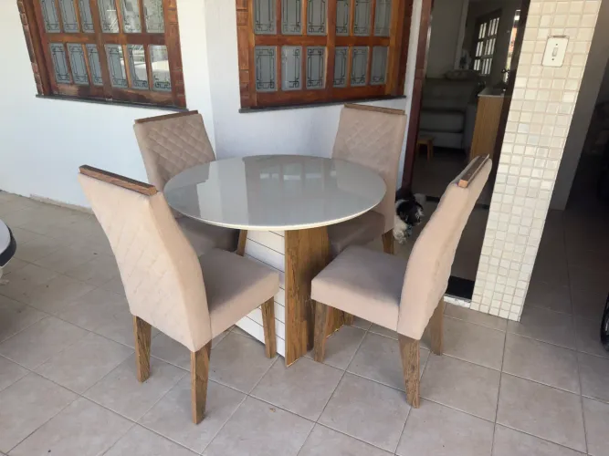 Mesa de tampo vidro c/4 cadeiras