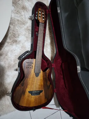 Violão caimbé