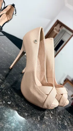 Salto Alto Carmen Steffens