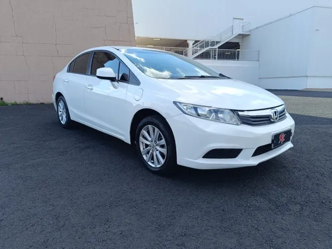 Honda Civic Sedan LXS 1.8/1.8 Flex 16V Aut. 4P 2014