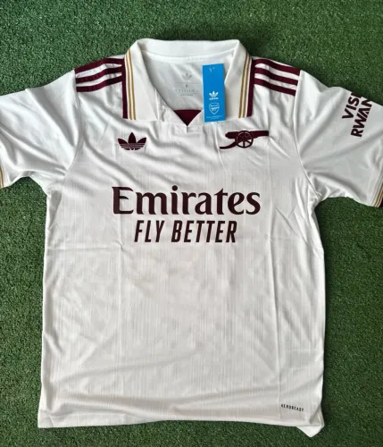 Camisa do Arsenal Away em oferta - M (leve defeito )