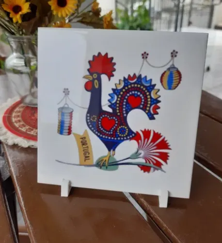 Souvenir Portugal peça decorativa em cerâmica galinho de Barcelos 15cm x 15cm