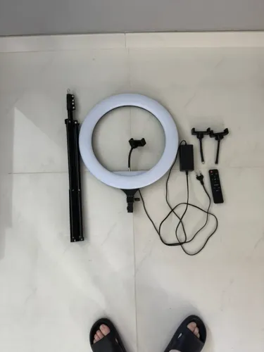 Ring Light Led 18p 50w Profissional Grande Tripé Yq-360b Estrutura Preto Luz 3Tons