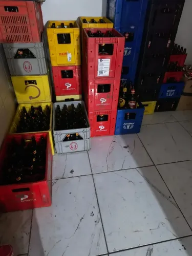 Material para comércio - caixas de cervejas