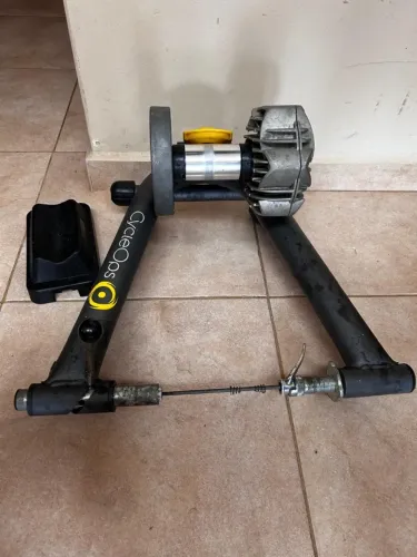 Rolo de Treino Bike CycleOps Fluid 2 + Suporte Dianteiro